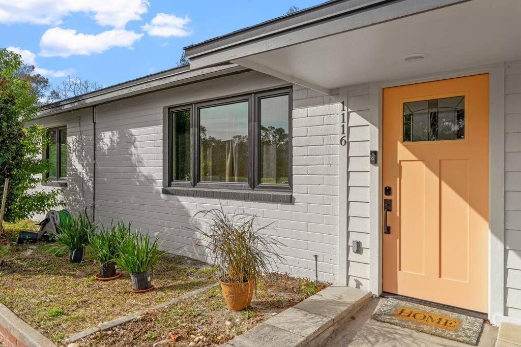 Smart Bungalow: 10-Min To Uf, Central Location 盖恩斯维尔 外观 照片