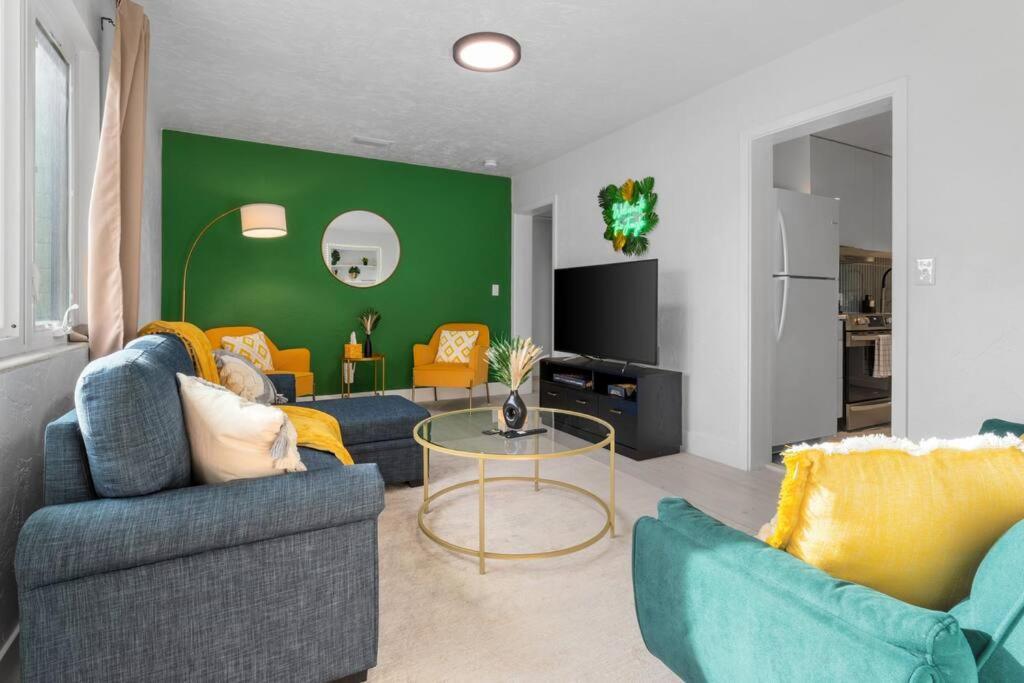 Smart Bungalow: 10-Min To Uf, Central Location 盖恩斯维尔 外观 照片