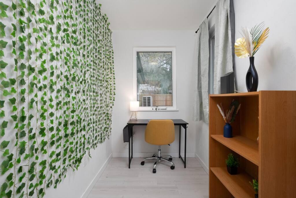 Smart Bungalow: 10-Min To Uf, Central Location 盖恩斯维尔 外观 照片